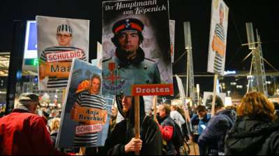 Städte verhängen Auflagen gegen Querdenken-Demonstrationen am Wochenende