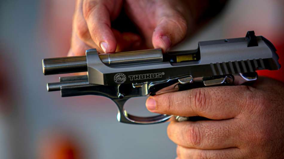 Richterin in Brasilien setzt Lockerung von Waffengesetzen durch Bolsonaro teils aus