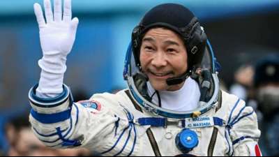 Japanischer Weltraumtourist kehrt zur Erde zur&uuml;ck 