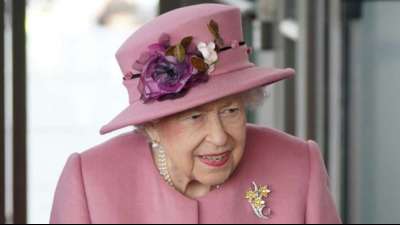 Queen Elizabeth II. f&uuml;hlt sich zu jung f&uuml;r Senioren-Preis