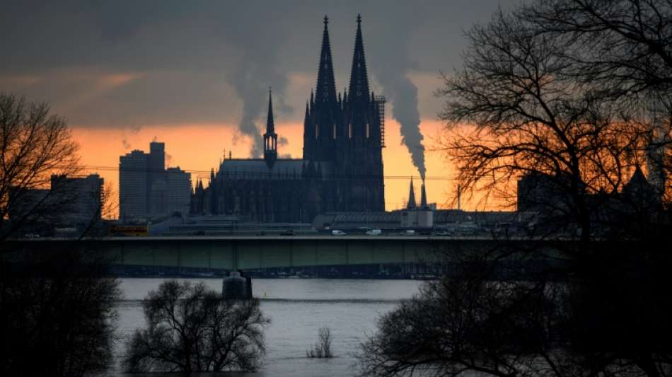 Abbau von prominentem Gerüst am Kölner Dom verschiebt sich wegen starken Winds