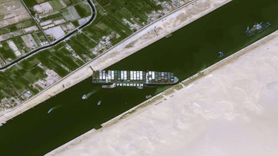 Rekord-Einnahmen durch Suezkanal trotz tagelanger Blockade durch Containerschiff