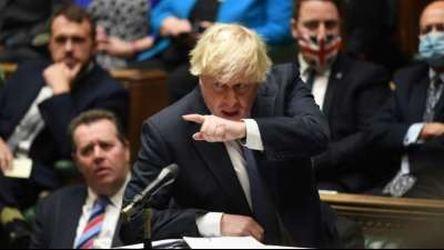 Britische Regierung bittet Tory-Abgeordnete um Zustimmung zu neuen Corona-Regeln