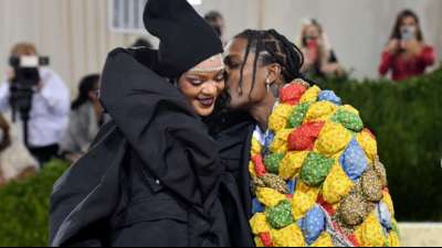 Wild kost&uuml;mierte Stars bei legend&auml;rer Met-Gala in New York