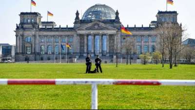 Bundestag debattiert in Aktueller Stunde &uuml;ber Maskenaff&auml;re