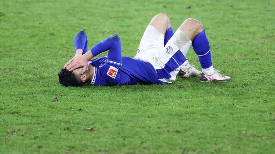 Schalke verliert und ist Letzter - Bayern mit Glück und Lewandowski