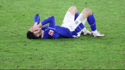 Schalke verliert und ist Letzter - Bayern mit Glück und Lewandowski
