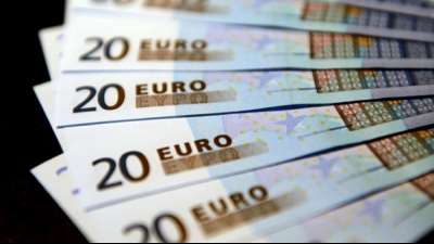 Immer mehr Banken verlangen Strafzinsen