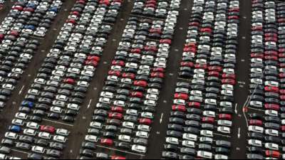 Britischer Neuwagenmarkt sackt auf tiefsten Stand seit fast 30 Jahren ab