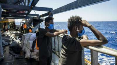 Zahl der Todesopfer durch Untergang von Flüchtlingsboot auf 13 gestiegen