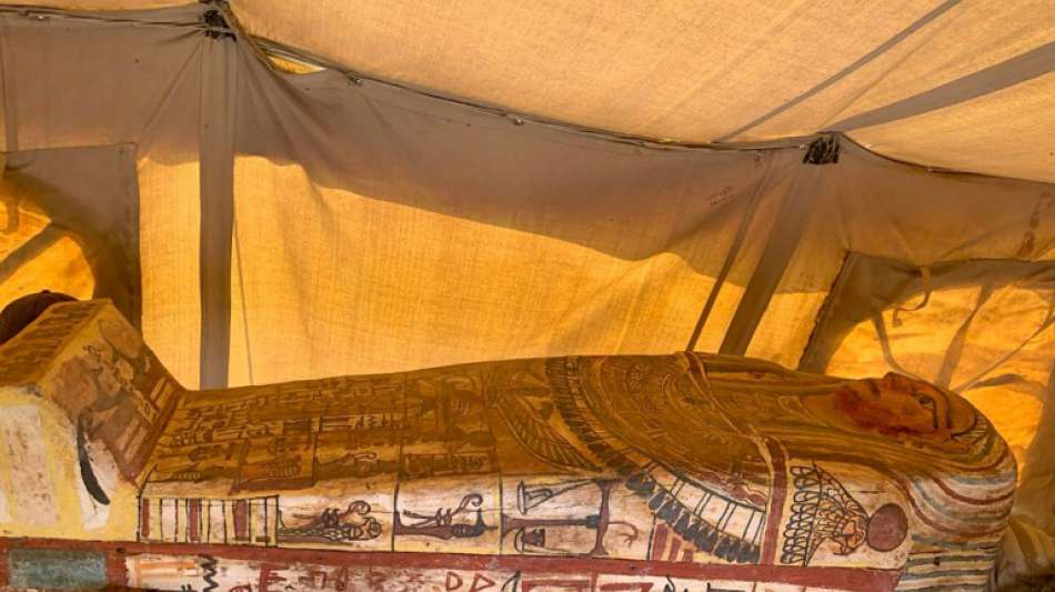 14 antike Sarkophage in altägyptischer Grabstätte Sakkara entdeckt