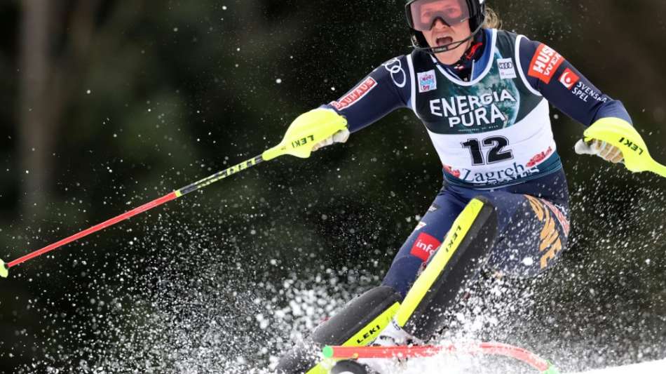 Skirennl&auml;uferin Schlosser erleidet Beinbruch - Hector siegt