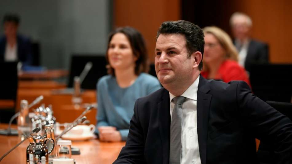 Vereinfachte Kurzarbeit bis Juni soll "besch&auml;ftigungssichernde Br&uuml;cke" verl&auml;ngern