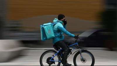 EU-Kommission will Bedingungen f&uuml;r Besch&auml;ftigte bei Uber, Deliveroo und Co. verbessern