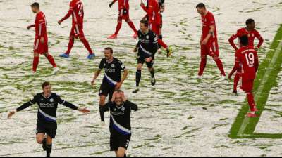 B&ouml;ser Ausrutscher im Schnee: Bayern nur Remis gegen Aufsteiger Bielefeld