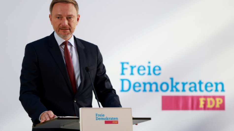 Lindner k&uuml;ndigt Dreiergespr&auml;ch mit SPD und Gr&uuml;nen an