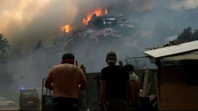 Brände zerstören 150 Häuser in chilenischer Hafenstadt