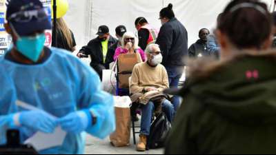 USA beginnen Corona-Impfungen in Apotheken