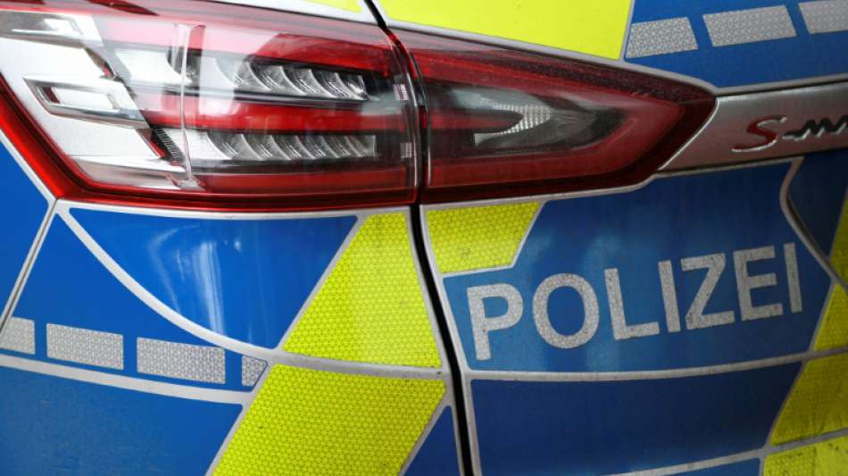 NRW-Polizisten entdecken in Keller 20 Menschen und abgeschnittene Haare