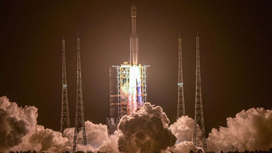 Chinesischer Transporter an Modul der neuen Weltraumstation angedockt