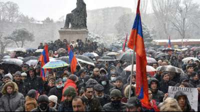 Tausende demonstrieren in Armenien gegen Ministerpr&auml;sident Paschinjan