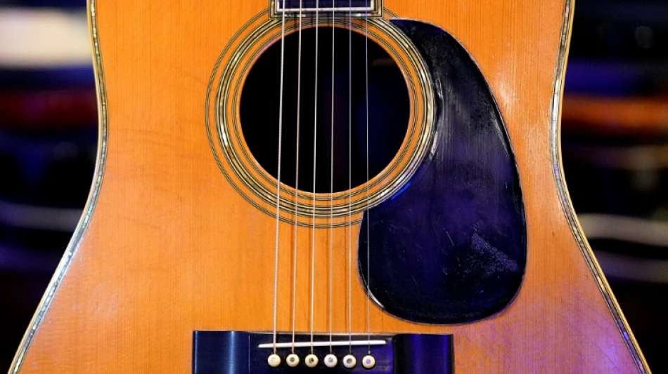 Clapton-Gitarre für 625.000 Dollar versteigert
