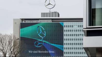 Automobile: Daimler benennt sich offiziell in Mercedes-Benz um