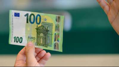 Bericht: Bundesregierung gibt 344 Millionen Euro f&uuml;r Berater aus