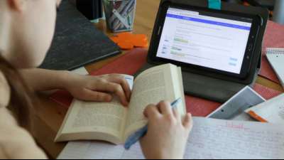 Eltern wollen schnellere Digitalisierung an Schulen