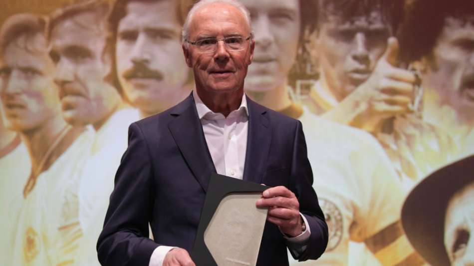 Beckenbauer stützt Löw - und lobt Müller 