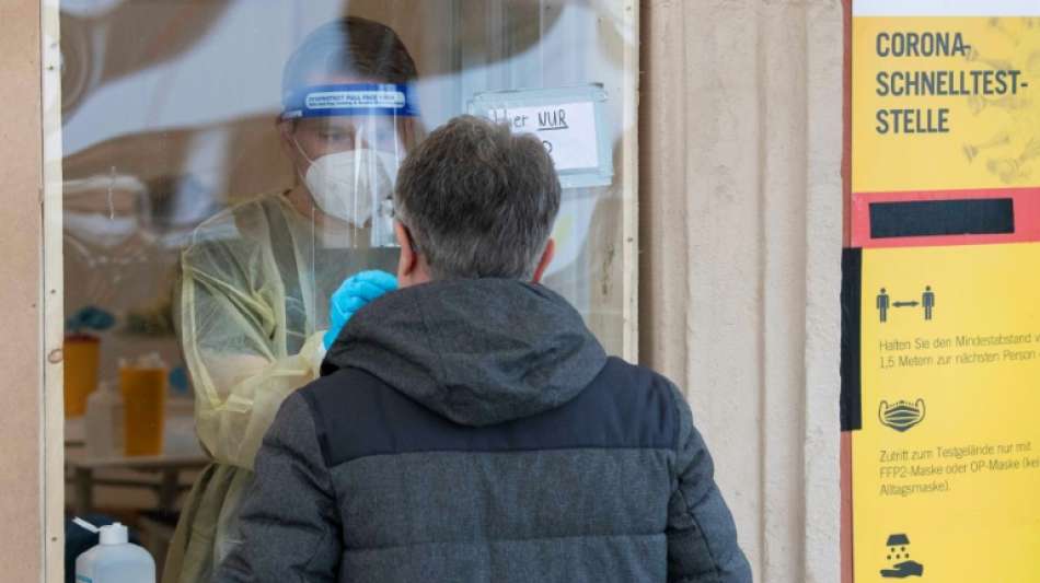 Lauterbach verteidigt sinnvolle 2G-Plus-Regel f&uuml;r Gastst&auml;tten