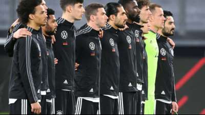 Dritte Aktion der Nationalspieler f&uuml;r Menschenrechte: "Wir f&uuml;r 30"