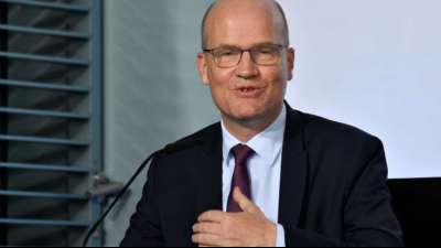 Unionsfraktionschef Brinkhaus hält deutsche Corona-Testkapazitäten für ausreichend