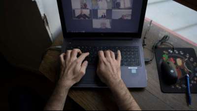 DGB besteht auf Rechtsanspruch auf Homeoffice