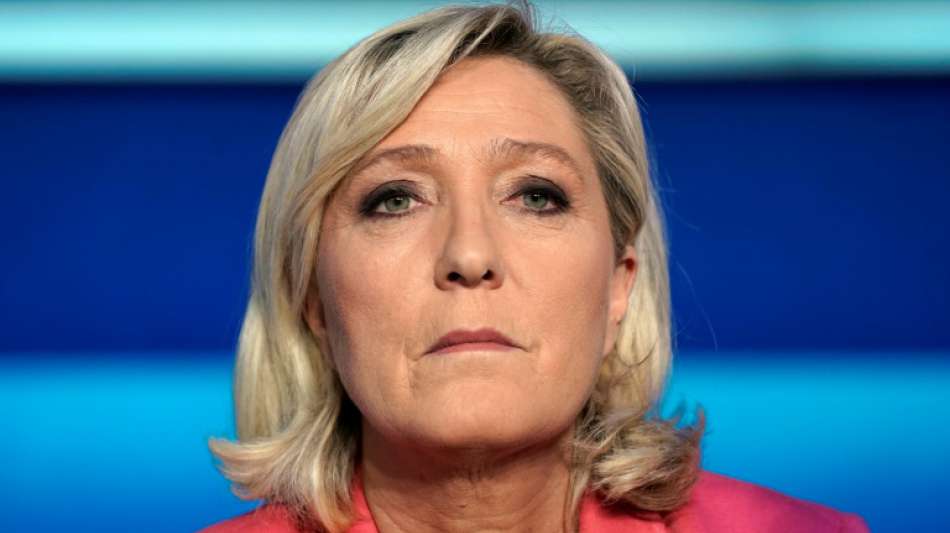 Gericht spricht Marine Le Pen im Fall der Verbreitung von IS-Gr&auml;uelbildern frei 