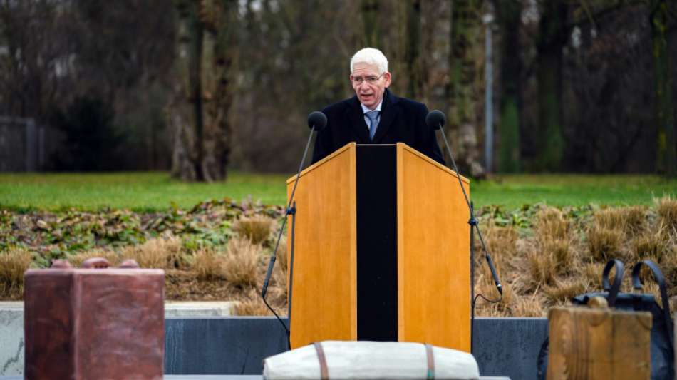 Schuster ruft B&uuml;rger zu st&auml;rkerem Eintreten f&uuml;r Demokratie auf