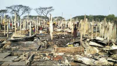 Mehr als 2000 Rohingya-Fl&uuml;chtlinge nach Feuer in Lager in Bangladesch obdachlos