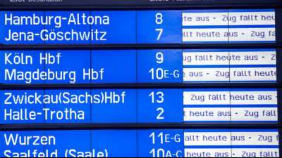 Schneemassen und Eis beeintr&auml;chtigen auch am Dienstag teilweise noch Bahnverkehr