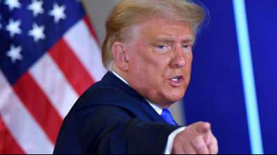 Ex US-Pr&auml;sident Trump ruft Anh&auml;nger zu Corona-Impfung auf