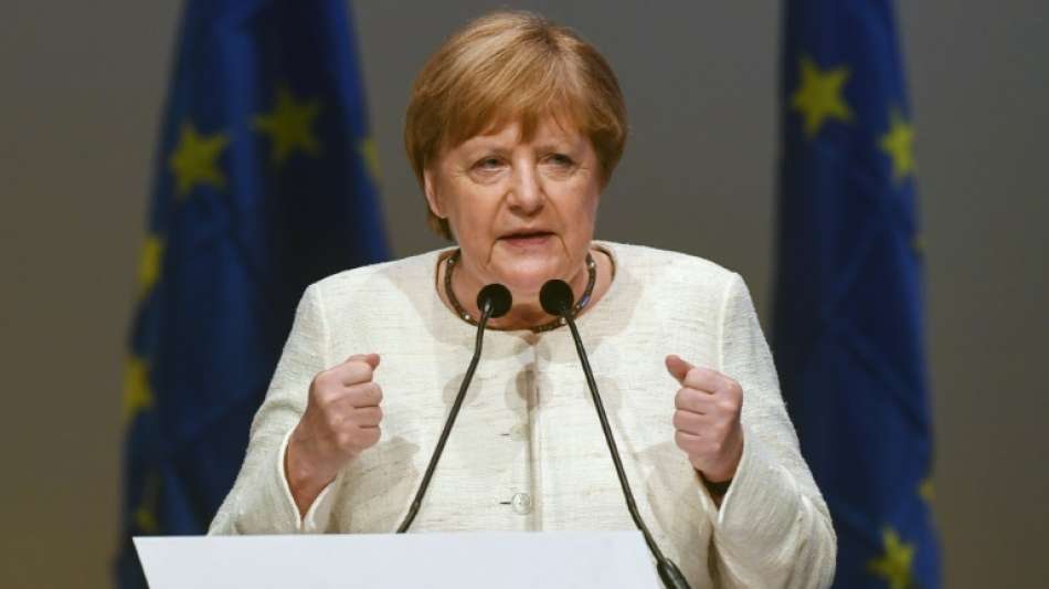 Handelshochschule Leipzig verleiht Merkel die Ehrendoktorwürde