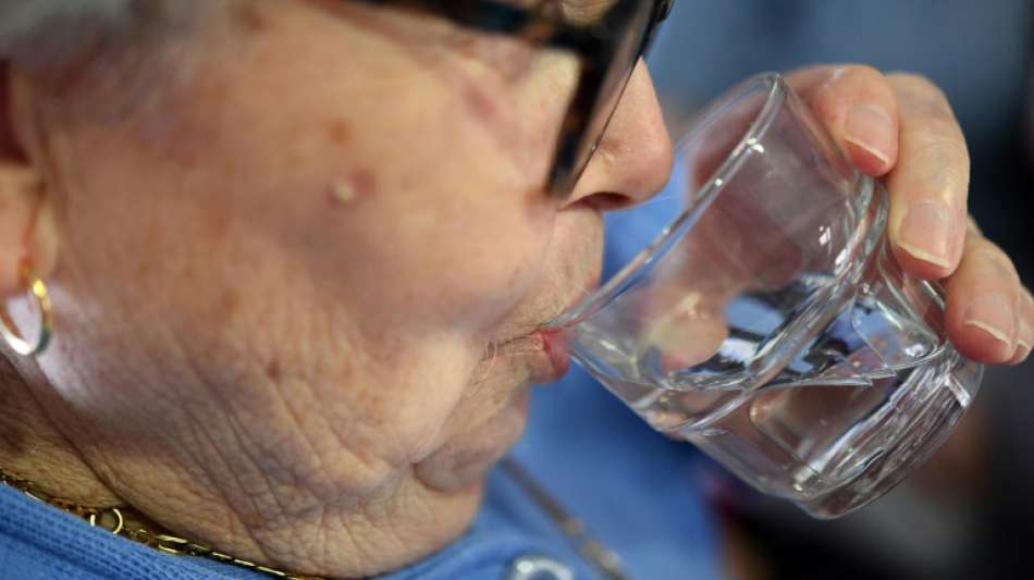 Viele ältere Menschen nehmen zu wenig Flüssigkeit auf  
