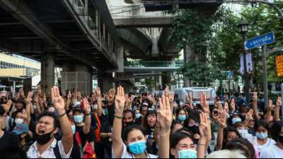 Hunderte Demonstranten in Thailand trotzen Versammlungsverbot