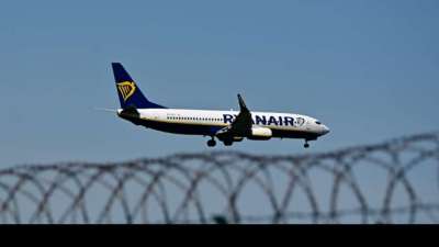 Fluggesellschaft Ryanair will &uuml;ber 2000 neue Piloten einstellen