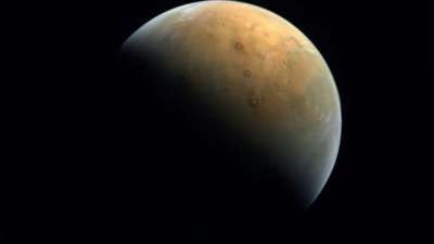 Mars-Sonde der Emirate sendet erstes Bild von Rotem Planeten