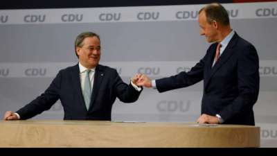 Laschet gibt sich als "Friedrich-Merz-Fan" zu erkennen