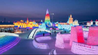 Eispaläste und Schneelabyrinthe erwarten Besucher bei chinesischem Eis-Festival 