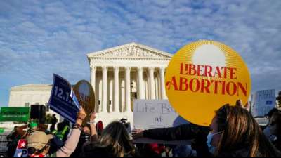 US-Supreme Court l&auml;sst Klagen von Abtreibungskliniken gegen texanisches Gesetz zu