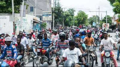 Hunderte Polizisten demonstrieren in Haitis Hauptstadt