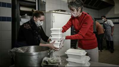 Schulze will Restaurants zu Mehrwegverpackungen für Essen außer Haus verpflichten