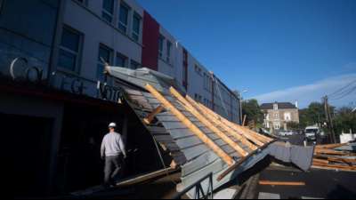 80.000 Menschen nach Sturm in Bretagne ohne Strom